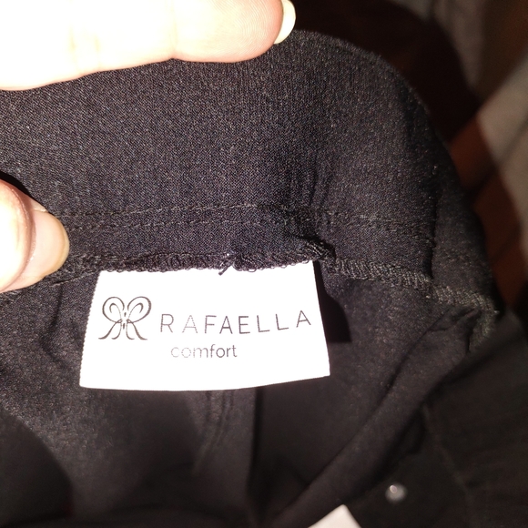 Rafaella Comfort Shorts Womens Adult Size 12 Color Black Knee Length Stretch - Picture 3 of 5